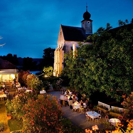 Gut Oberstockstall Hotel Kirchberg am Wagram Exterior photo